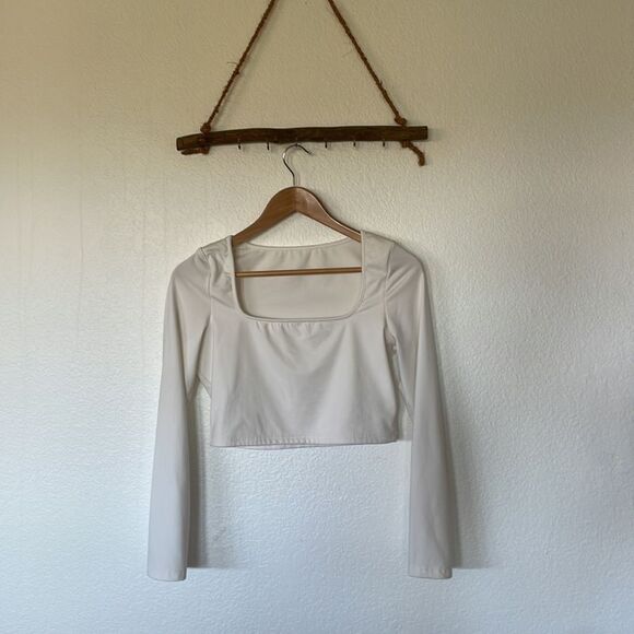 White long sleeve crop top - Picture 2 of 3